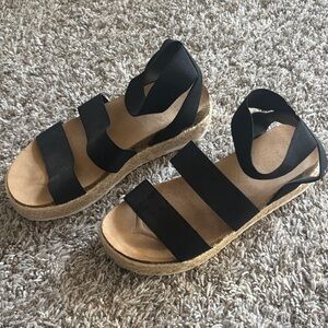 Black espadrille sandal size 7